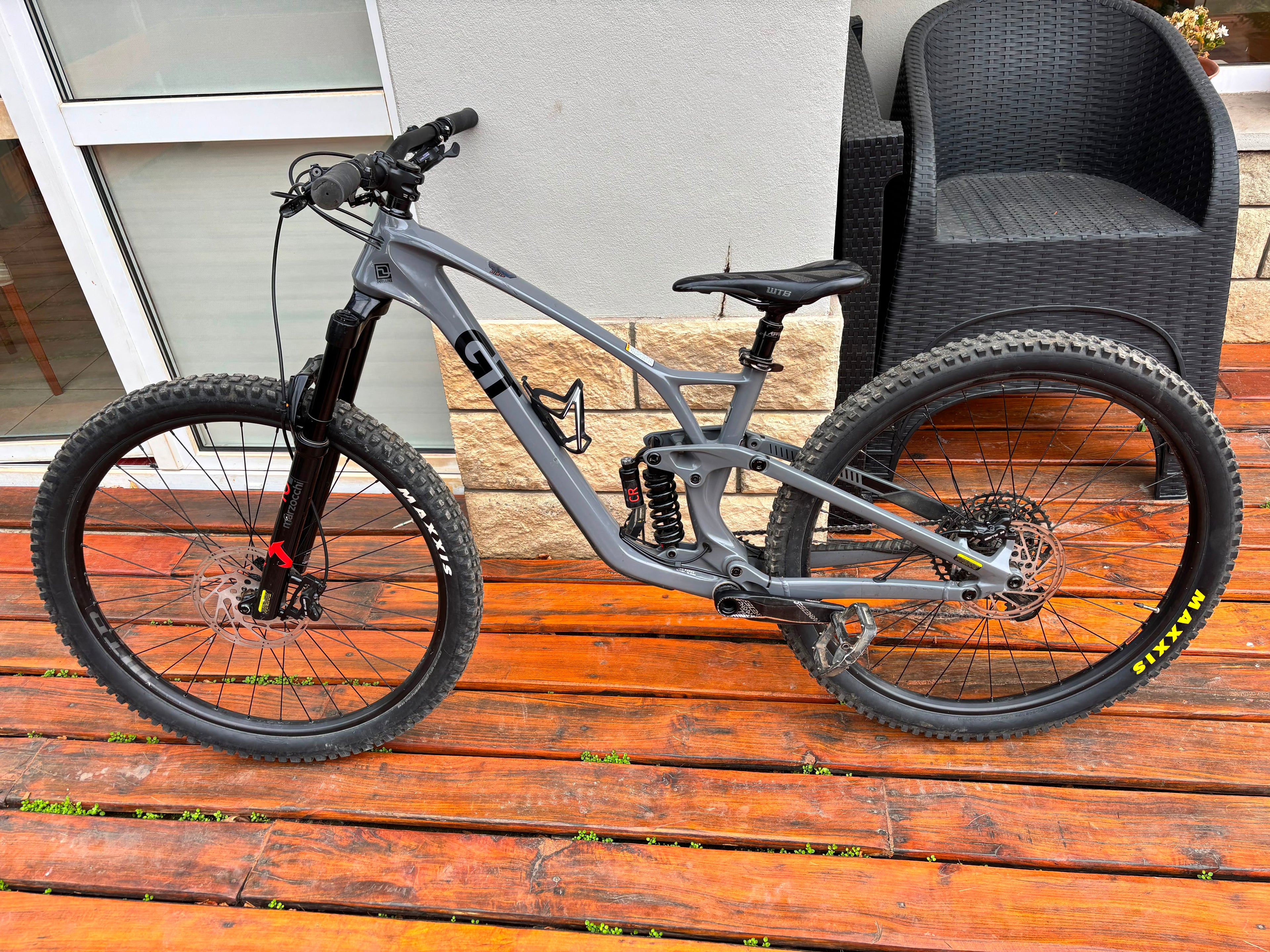 GT SENSOR CARBON ELITE
