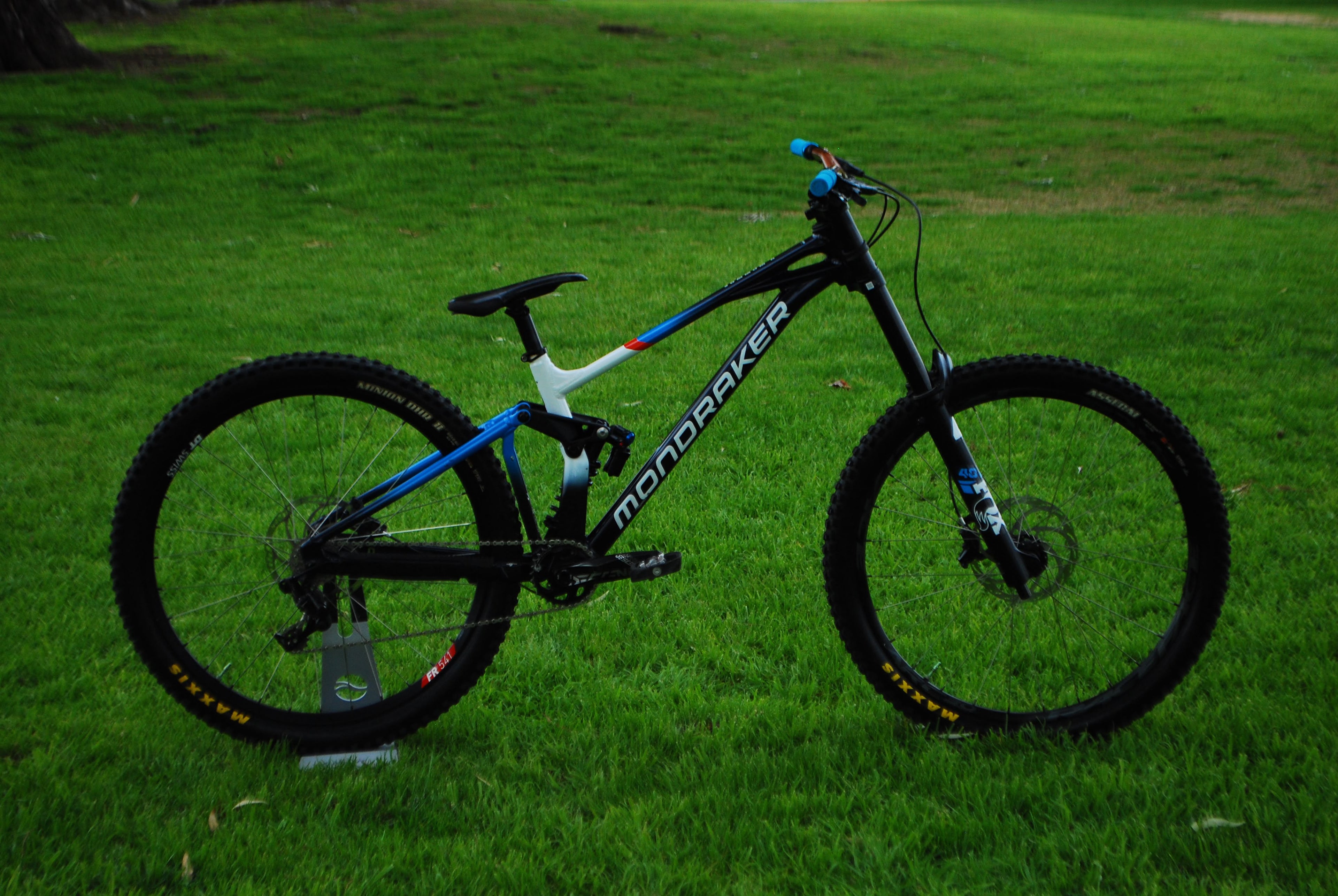 MONDRAKER SUMMUM R
