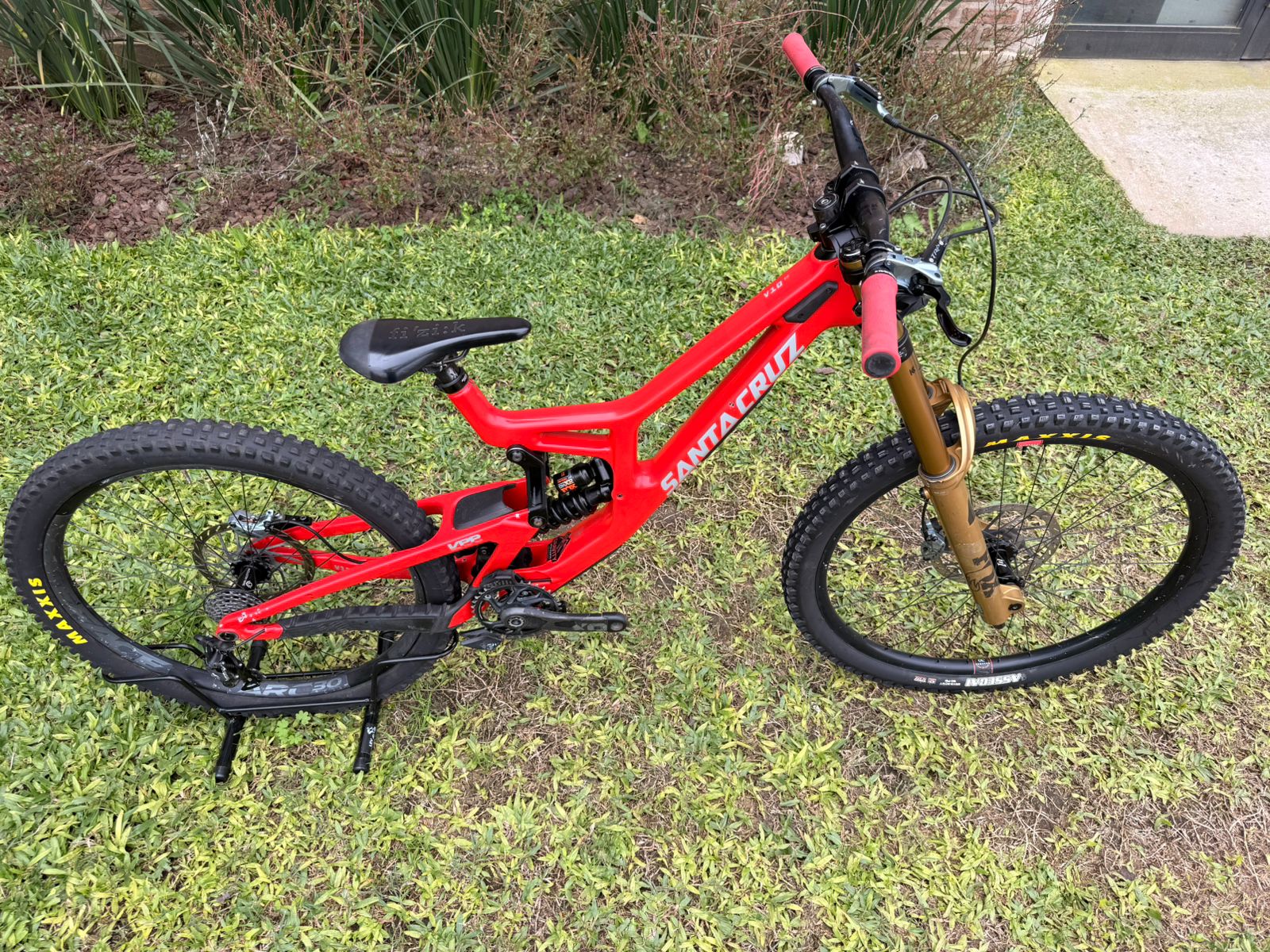 SANTA CRUZ V10CC