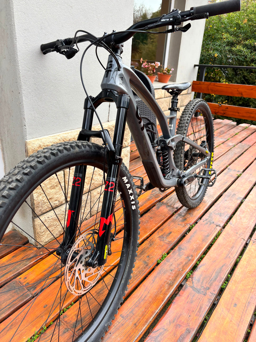 GT SENSOR CARBON ELITE