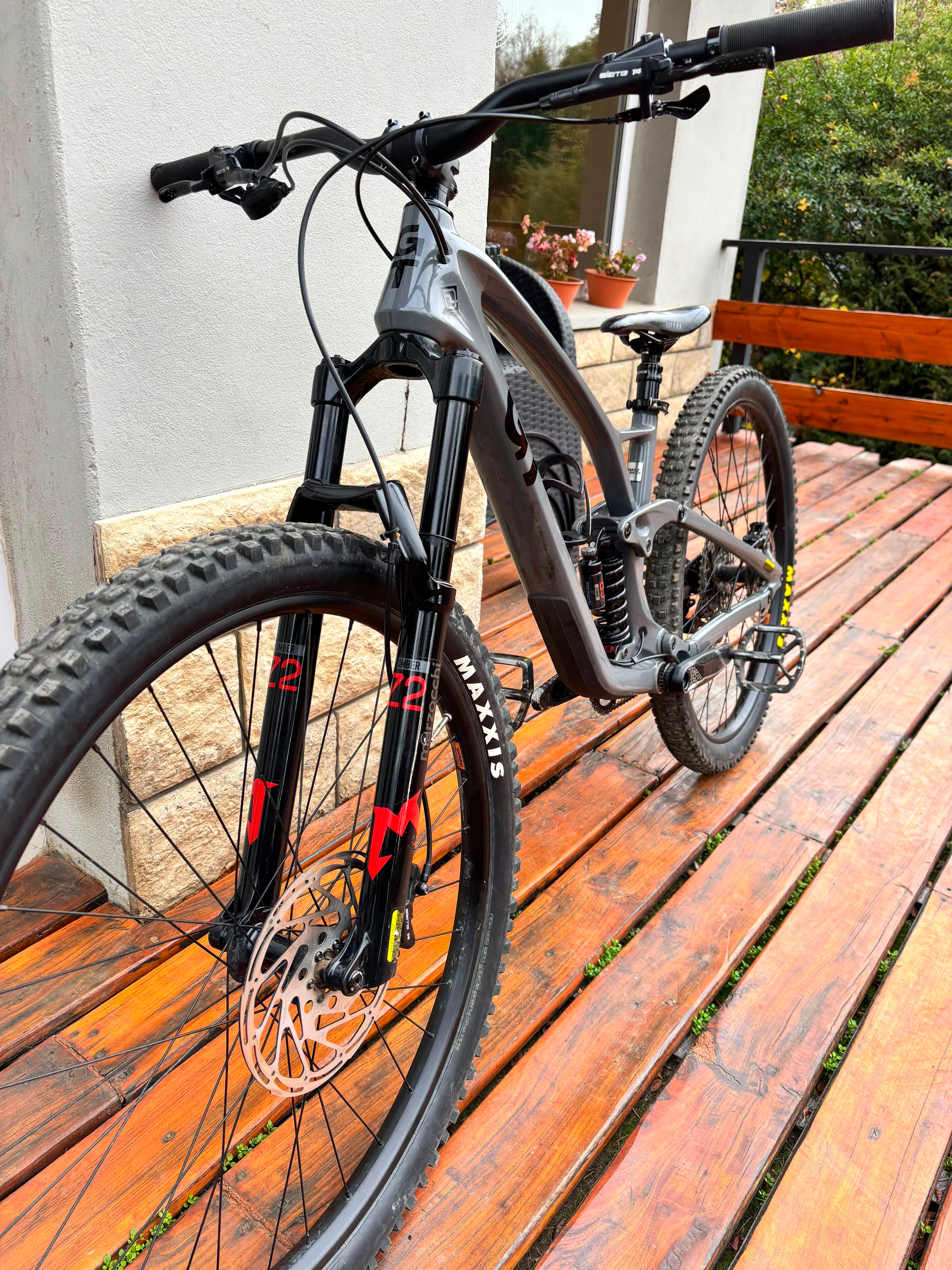 GT SENSOR CARBON ELITE