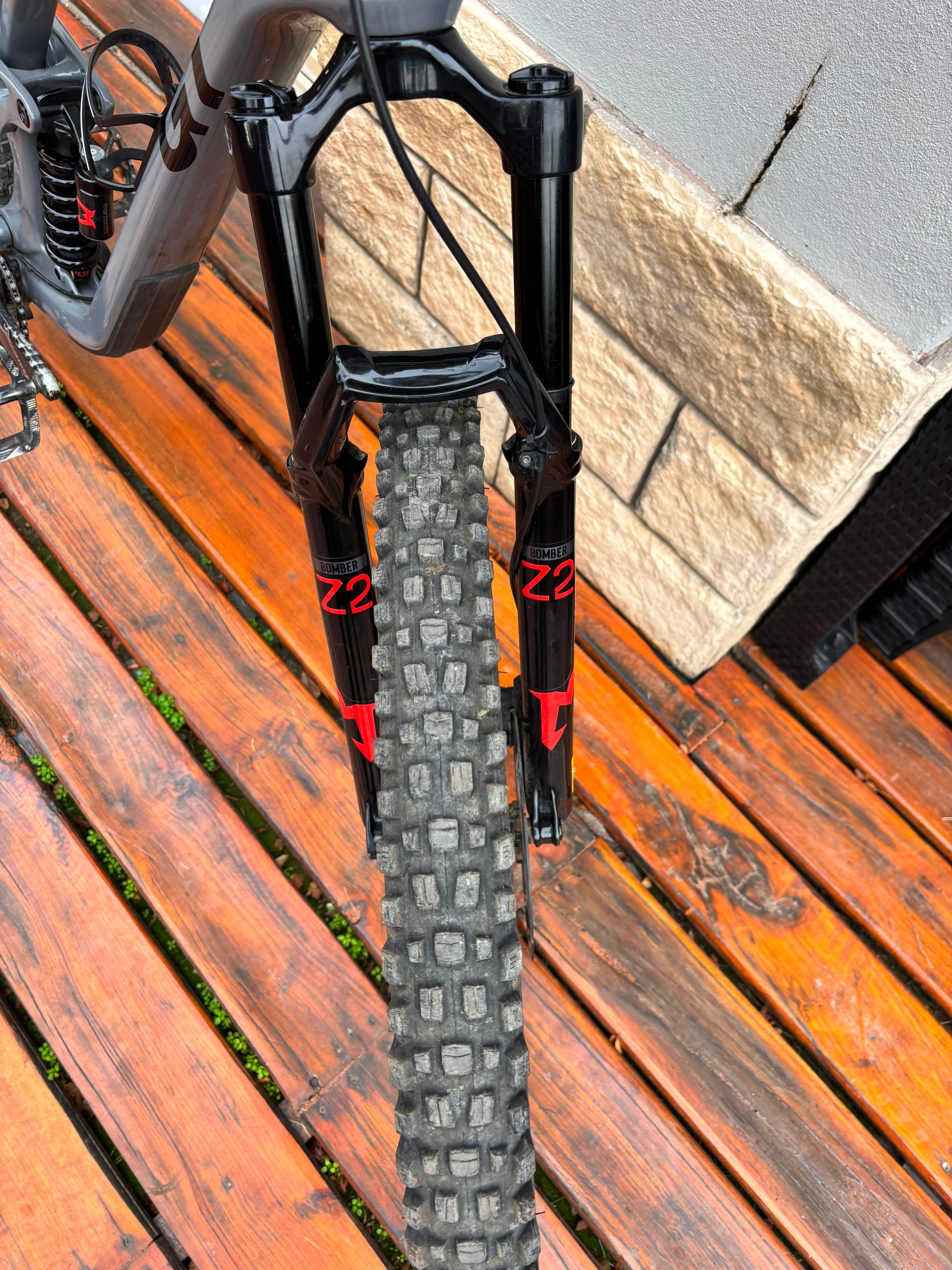 GT SENSOR CARBON ELITE