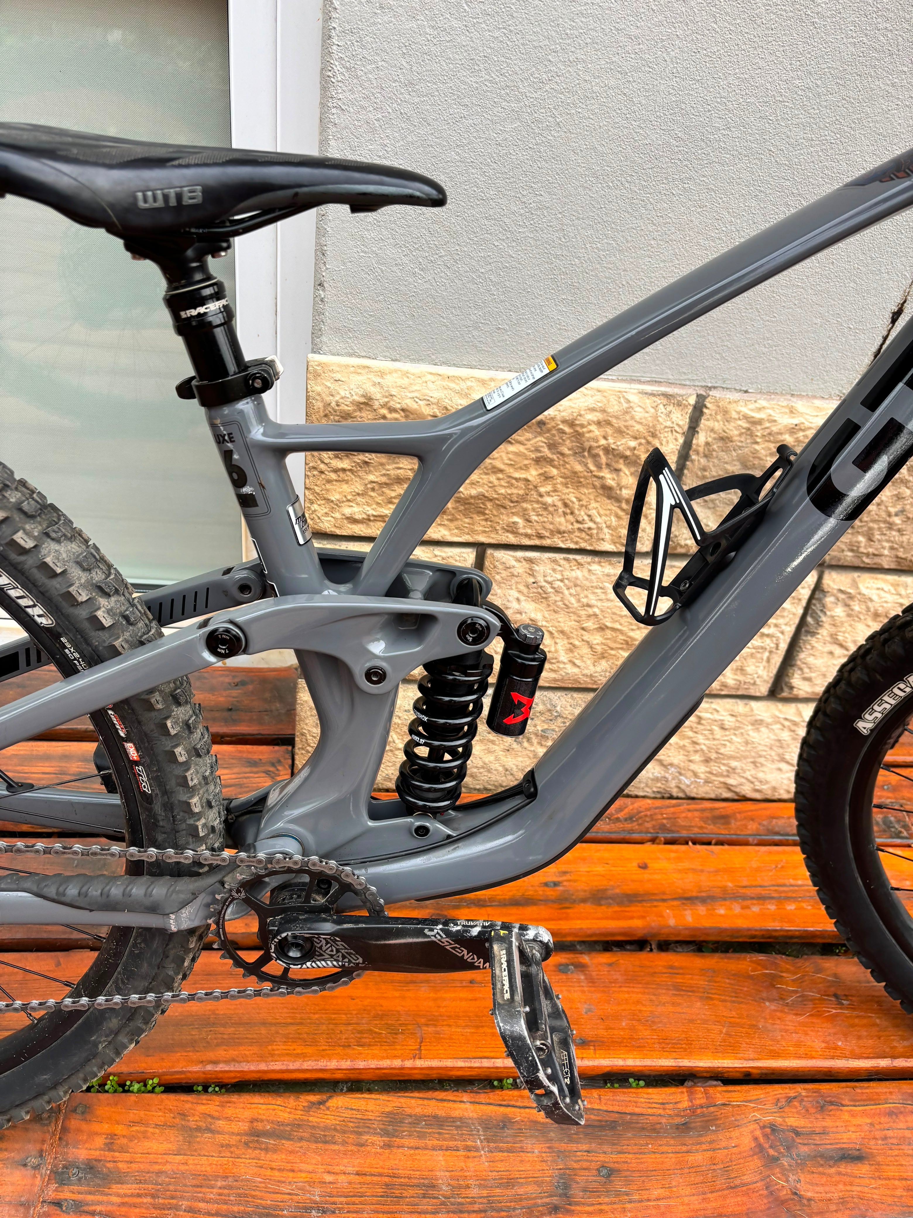 GT SENSOR CARBON ELITE