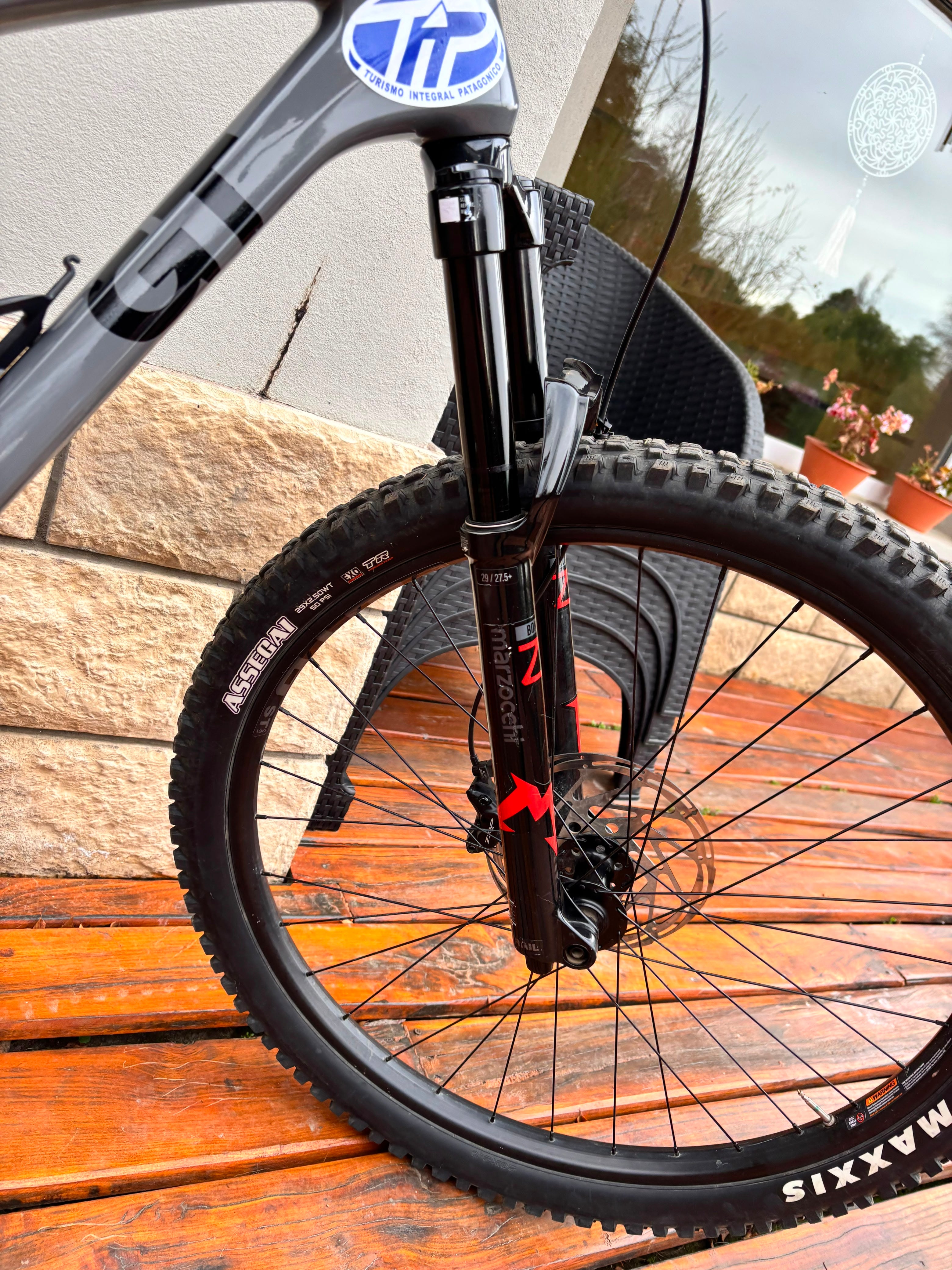GT SENSOR CARBON ELITE